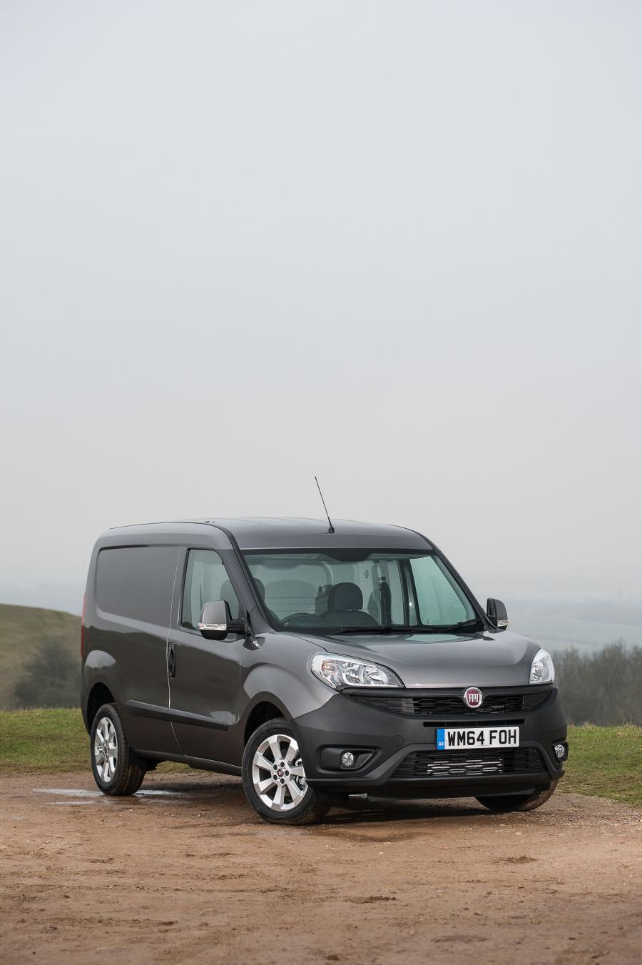  Fiat Doblo Cargo 2015 года  (UK) (фото 8 из 12)